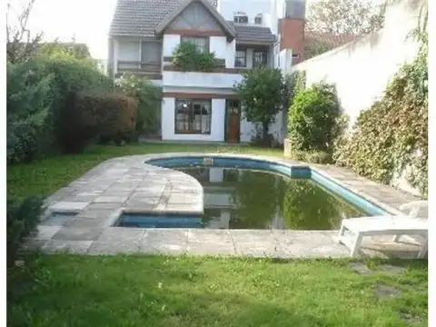 Casa 4 ambientes con 5 baños