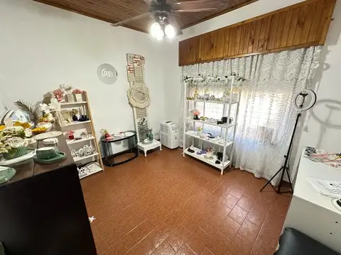 VENTA CASA 4 AMBIENTES, APTO CREDITO, CON PATIO