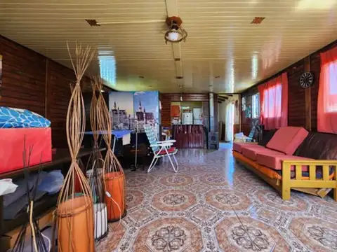 Casa 9 ambientes con 3 baños