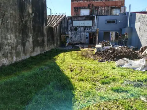 VENTA LOCAL SAN ISIDRO CON FONDO