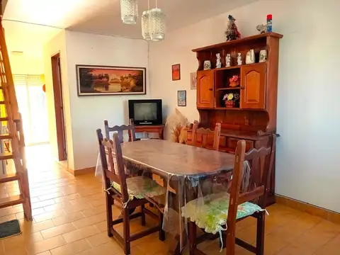 Duplex con gas natural   y entrada de auto