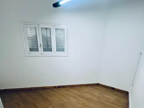 Casa 8 ambientes con 1 baño