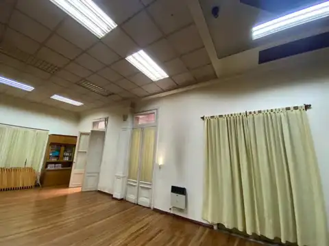 SE VENDE IMPORTANTE Y PRESTIGIOSA PROPIEDAD CÉNTRICA EN MERCEDES