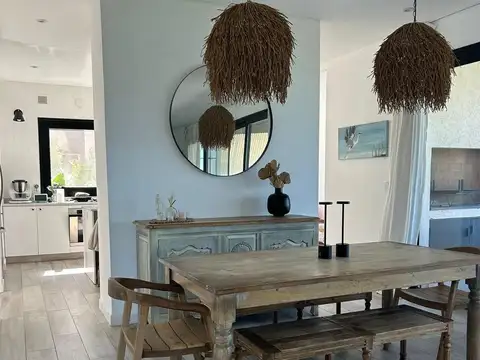 Casa en Alquiler Temporal con 2 cocheras