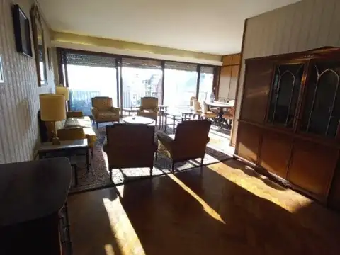 Recoleta Oportunidad A RECICLAR PISO 175mts. MUY LUMINOSO PISO ALTO