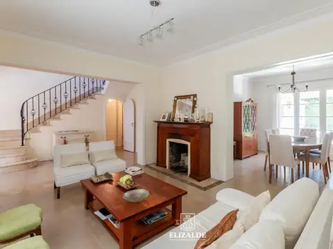 Casa 6 ambientes con 2 baños