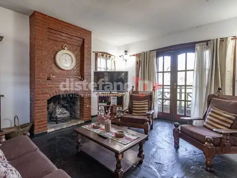 Casa 5 ambientes con 4 baños