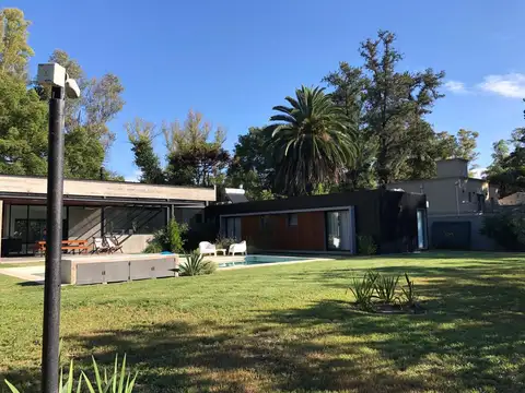 Casa - Barrio Parque Leloir