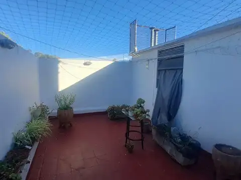 VENTA PH 3 AMBIENTES CON PATIO SIN EXPENSAS