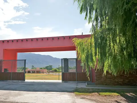 Terreno con pileta barrio los sauces. zonda