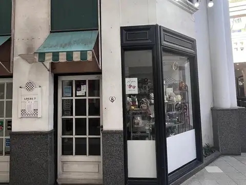 Local en Venta 40 años