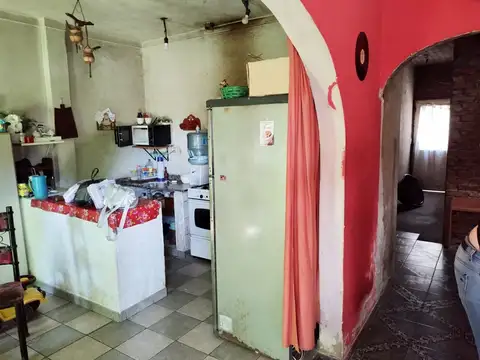 Casa 7 ambientes con 2 baños