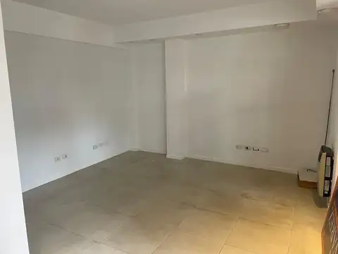 Local en Alquiler en Martínez, $ 800.000