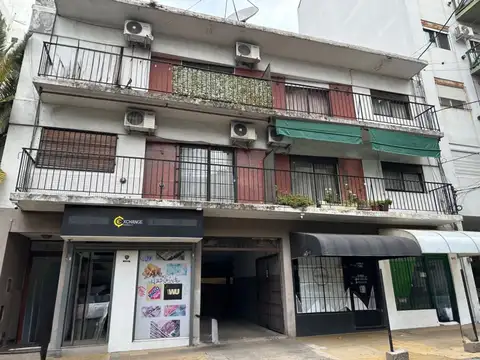 VENTA COCHERA PLANTA BAJA OLIVOS. METROS AV. MAIPU