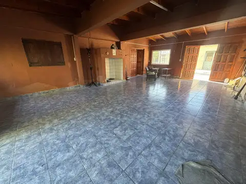 Casa en Venta con 5 cocheras