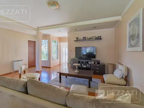 Casa 5 ambientes con 3 baños