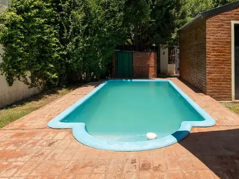 Casa en Venta con 3 cocheras