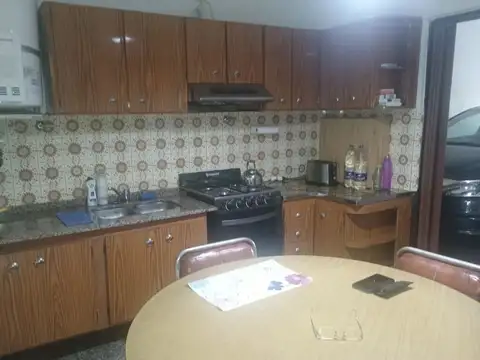 PH al frente. 3 ambientes con garage, fondo libre 130 m2