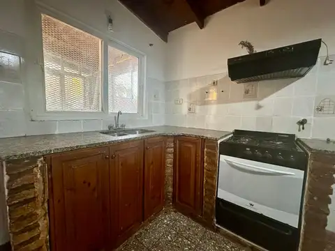 Casa 3 ambientes con 1 baño