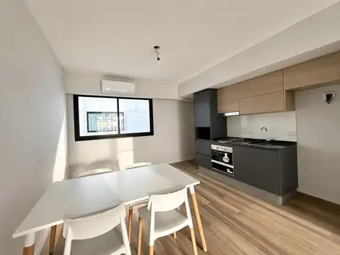 Departamento en Alquiler en Colegiales, $ 850.000