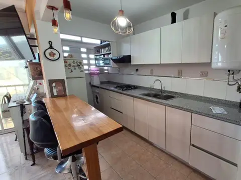 Arturo Mateo Bas 135 , Piso 13