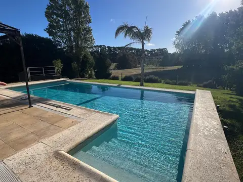 Chalet 6Amb. con parque, piscina climatizada