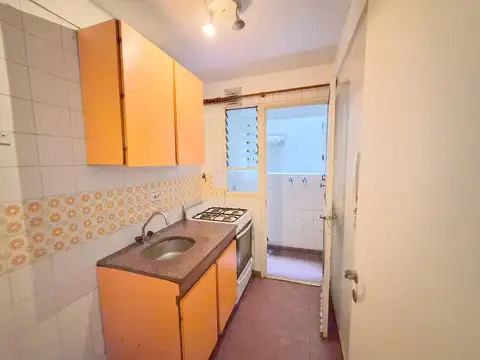 Departamento en Alquiler en Parque Las Heras, $ 700.000