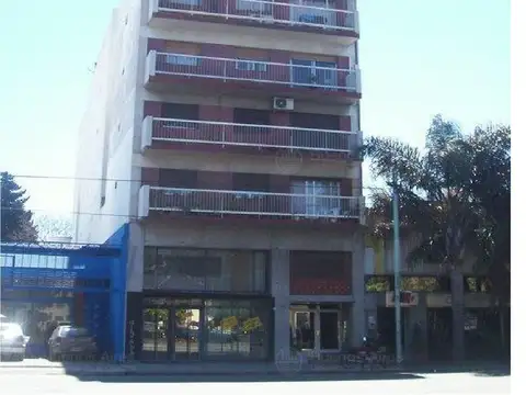 3 AMB AL FRENTE CON BALCON CORRIDO