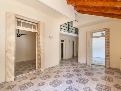 Avenida Nazca 5000, Piso 1