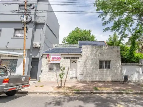 Alquiler.Casa. 4 ambientes. Terraza. Lote propio. Reciclada. Villa Pueyrredón