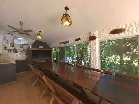 Avenida Coronel Ramón Falcón 2600