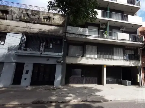 Venta- Cochera - República de la Sexta