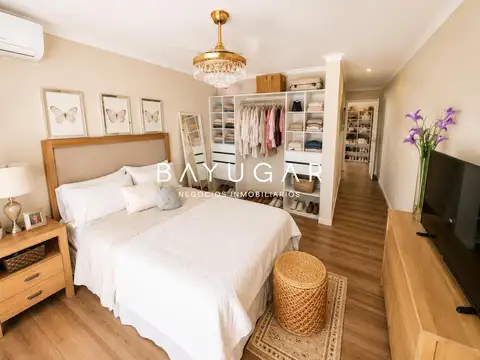 Casa 5 ambientes con 3 baños