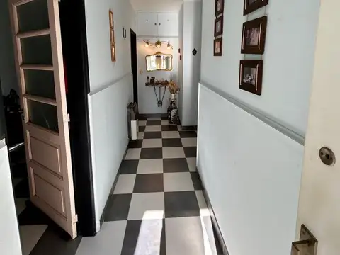Casa 6 ambientes con 2 baños