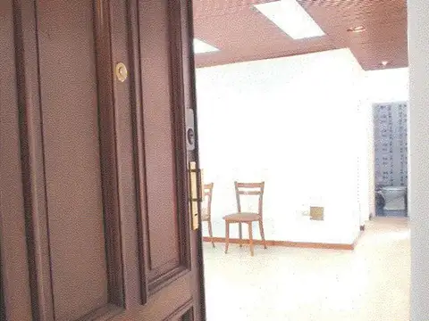 Departamento/Oficinal Profesional-Muy Luminosa Frente a Tribunales*8* piso Esquina Vista Abierta
