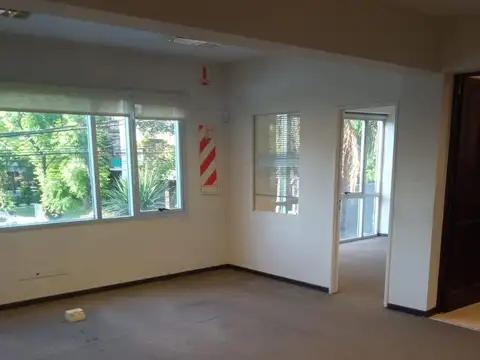 Oficina en Venta con 4 cocheras