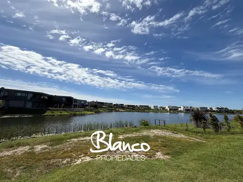 Puertos del Lago - Acacias -