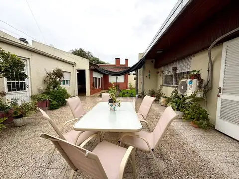 CASA EN VENTA DE 3 DORMITORIOS EN LA PLATA