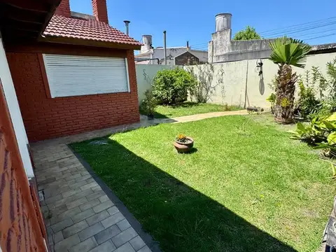 CASA EN VENTA DE 3 DORMITORIOS EN LA PLATA