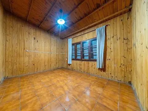 CASA EN VENTA EN EL CENTRO DE ROLDAN