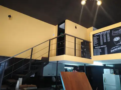 Local  EN INMEJORABLE ESQUINA