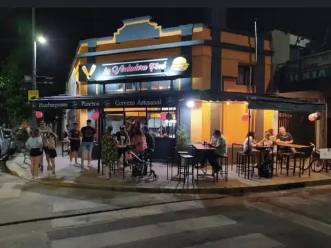 Local  EN INMEJORABLE ESQUINA