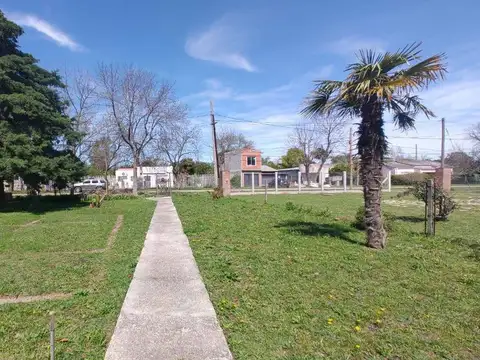 Calle 37 e/ 20 y 22 100