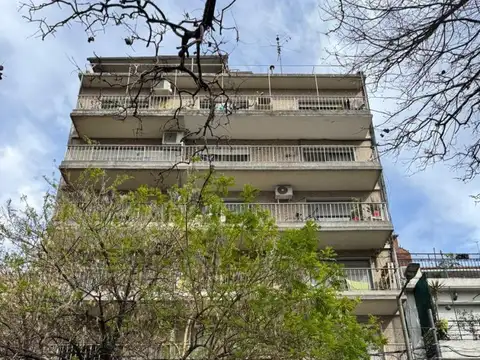 VENTA DE 2 AMBIENTES CON PATIO