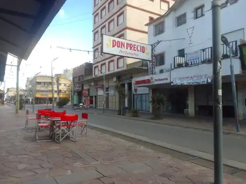 LOCAL EN PLENO CENTRO - DANIEL PIZARRO PROPIEDADES