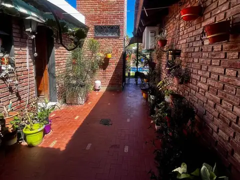 Casa en Venta con 5 cocheras
