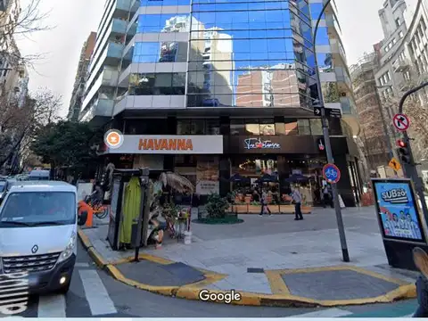 Excelente Oficina Esquinera en el Centro con Vistas a Toda la Ciudad