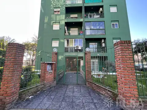 Venta departamento 3 ambientes con balcón en Lanús Este