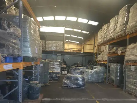 Oficina en Venta con 3 cocheras