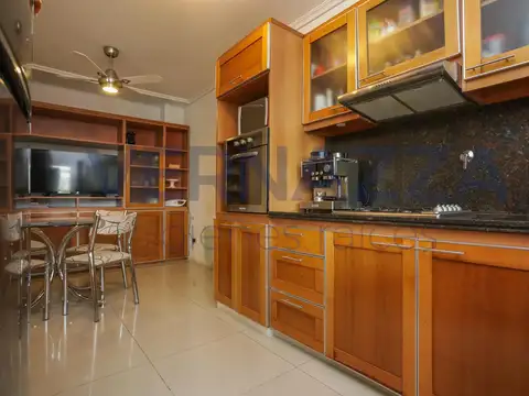Departamento 4 ambientes con 3 baños